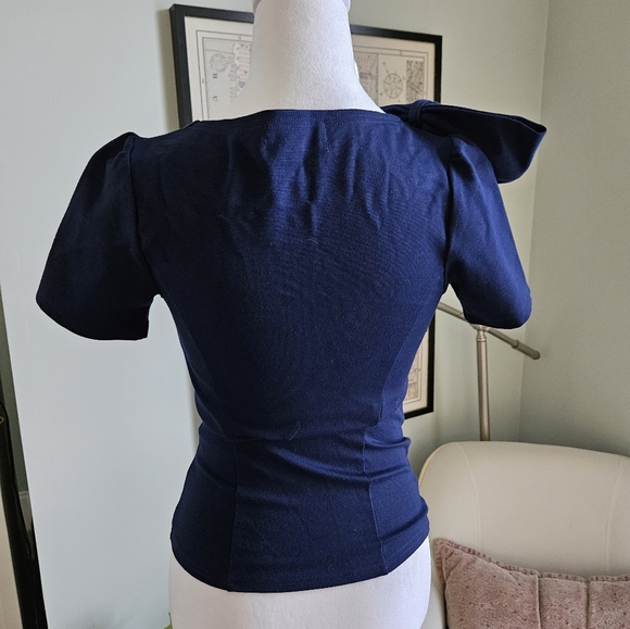 Unique Vintage Navy Blue Bow Shirt. SIZE XS. EUC - Picture 3 of 5